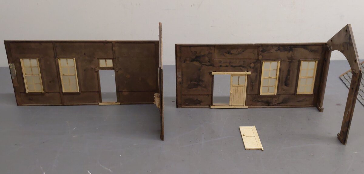 Pola G Scale Train House VG
