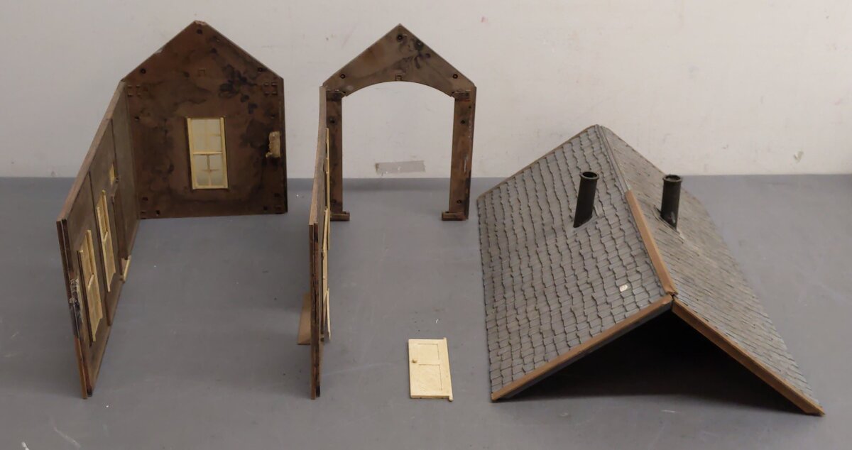 Pola G Scale Train House VG