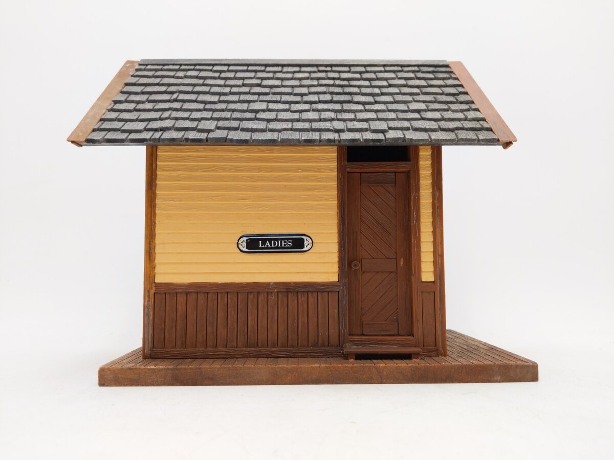 Pola 330885 G Silverton Restroom Shed Building Kit EX