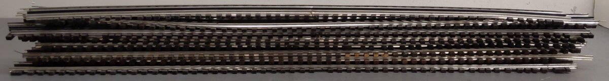 Assorted O Gauge Curve Track Sections [8]