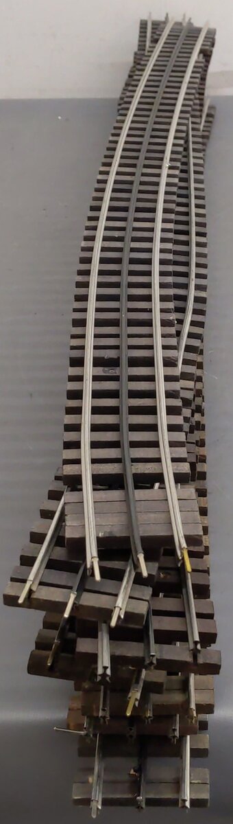 Assorted O Gauge Curve Track Sections [8]