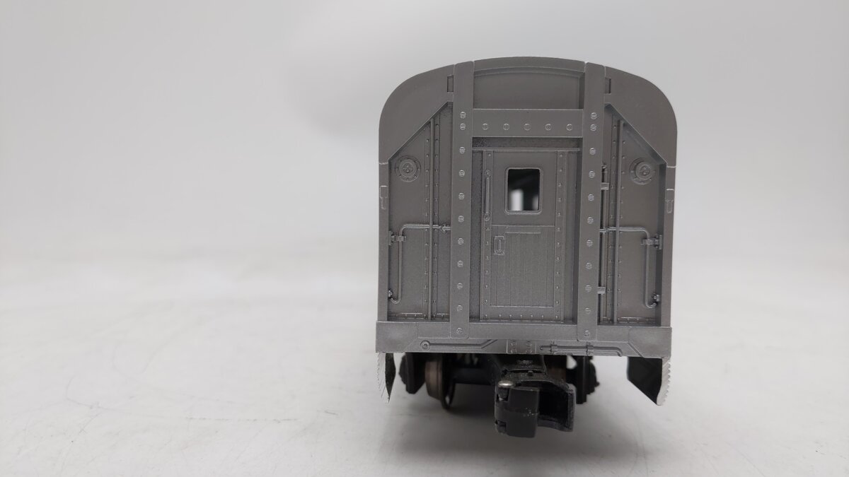 Lionel 6-9576 O Gauge Burlington "Silver Pouch" Aluminum Baggage Car EX