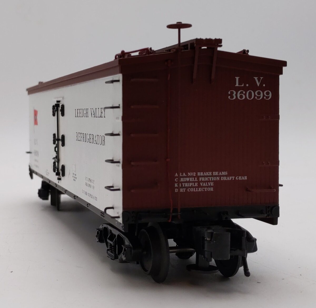 Atlas 8113-3 O Lehigh Valley Wood Reefer #36099 [3 Rail] LN/Box