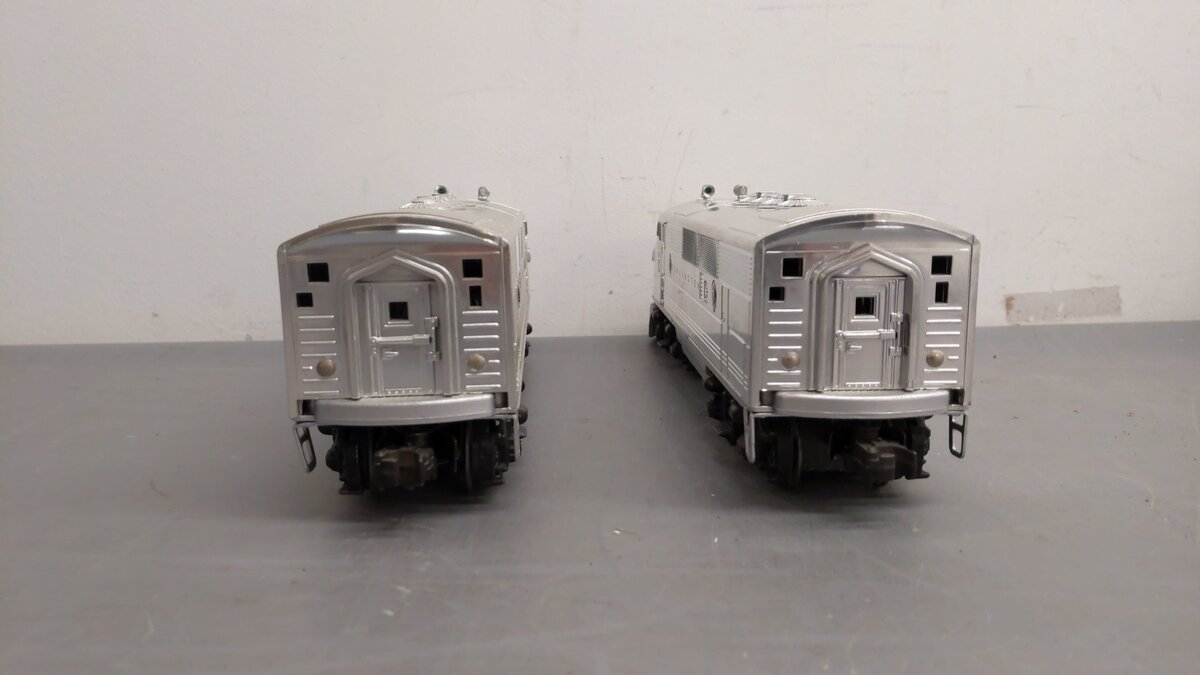 Lionel 6-8054 O Burlington F-3 AA Chrome Diesel Locomotives #8054/#8055 EX