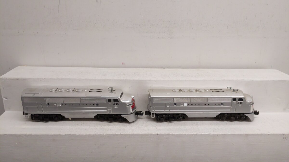 Lionel 6-8054 O Burlington F-3 AA Chrome Diesel Locomotives #8054/#8055 EX