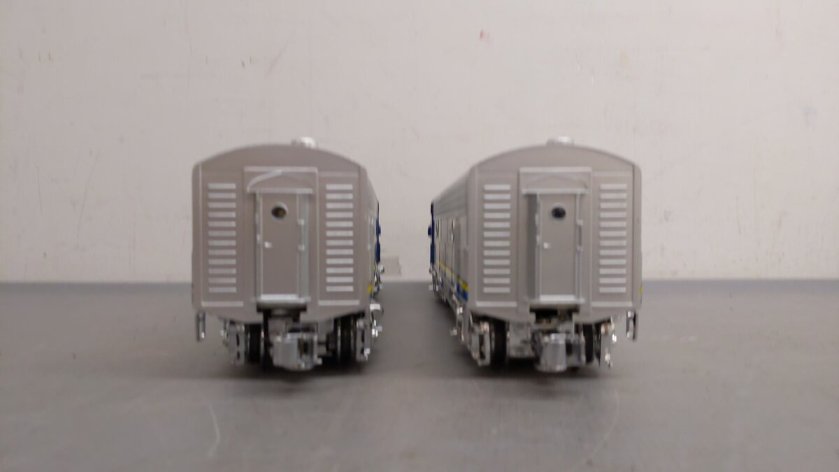 Menards 279-9330 O Gauge Santa Fe Diesel Locomotive Powered & Non-Powered Set EX