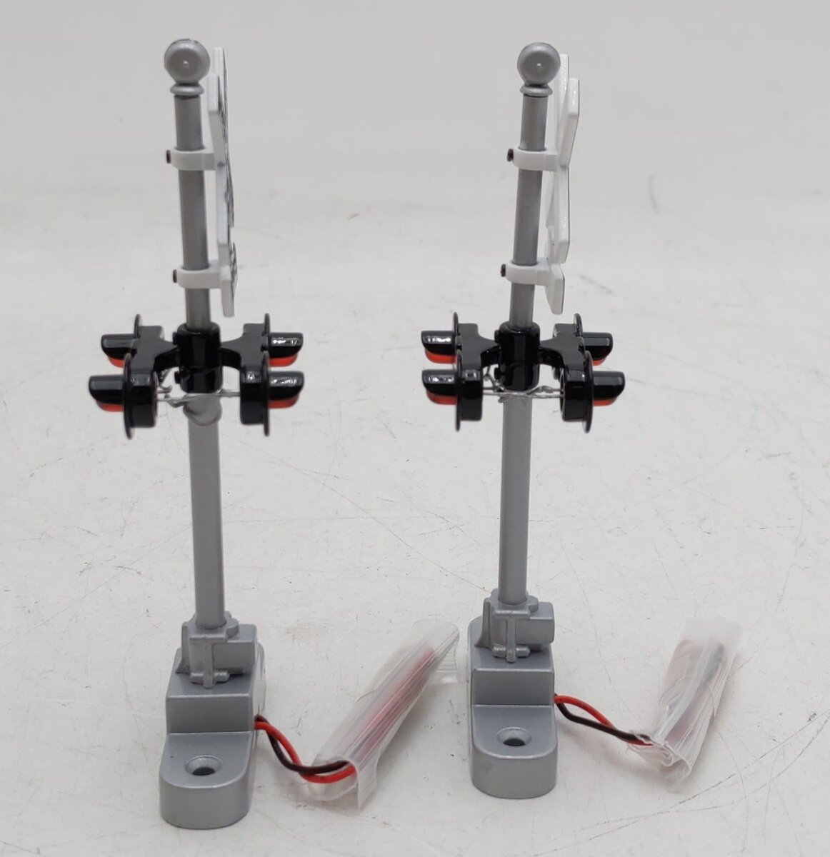 MTH 30-11014 O Scale RailKing Crossing Flasher W/Sound Operating (Set of 2) LN/Box