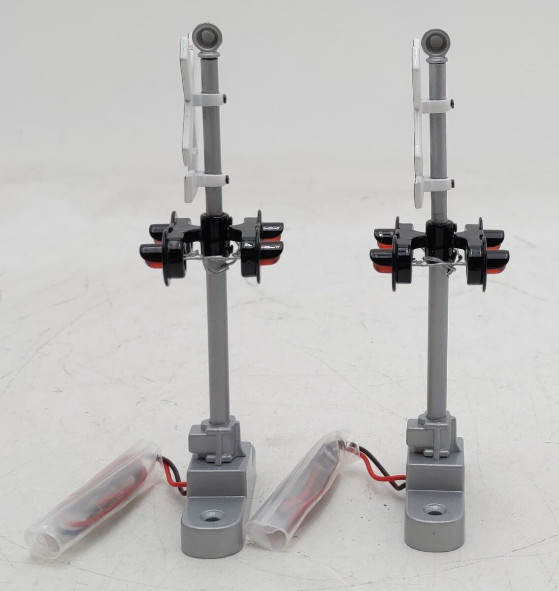 MTH 30-11014 O Scale RailKing Crossing Flasher W/Sound Operating (Set of 2) LN/Box