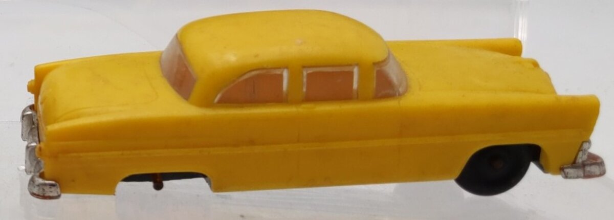 Lionel 6414 Vintage O Gauge Postwar Evans Autoloader with 4 Automobiles VG