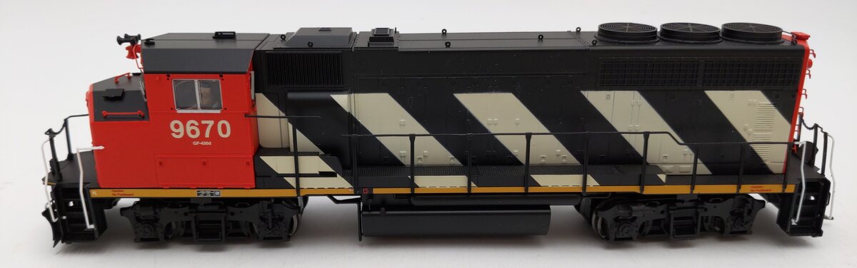 Atlas 10002730 HO CN GP40-2(W) Gold Diesel Locomotive #9670 w/DCC/LokSound EX/Box