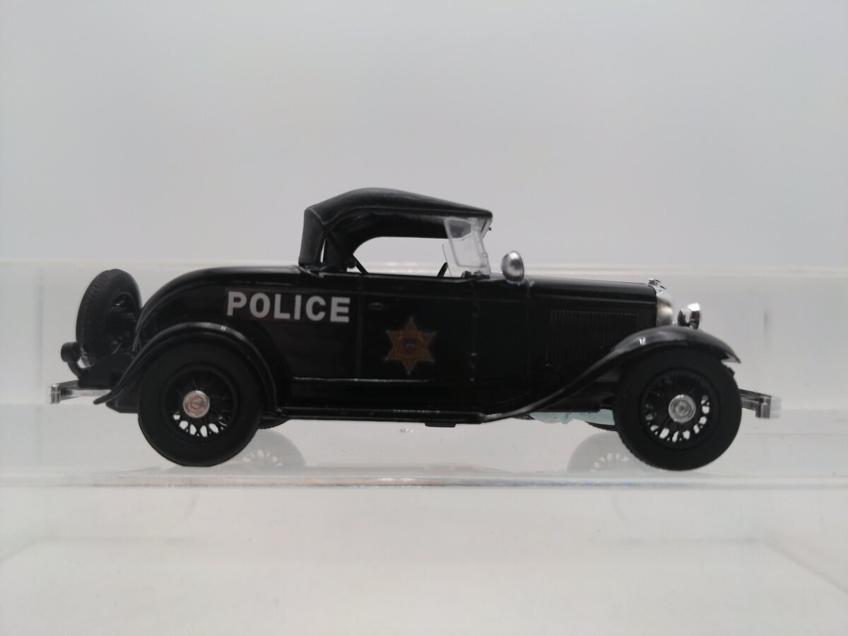 Eligor 1210 1:43 Scale Diecast V8 Ford Police Car EX/Box