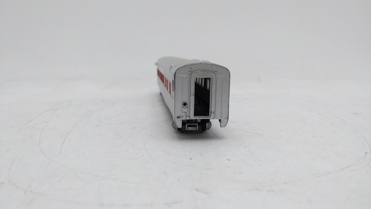 Lionel 0703 HO New Haven Observation Car - Non-Illuminated EX/Box