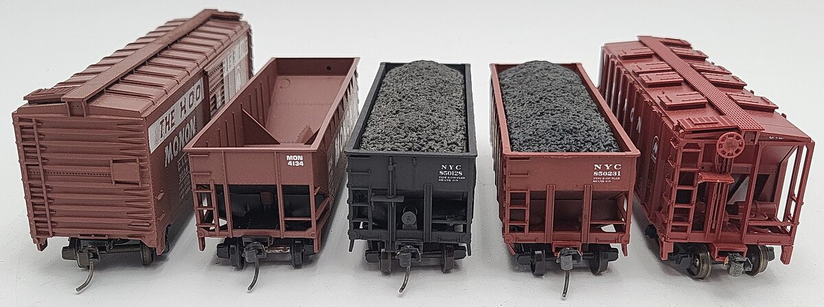 Accurail HO Assorted Freight Cars: 4382, 850128, 850231, 4134, 3028 [5] EX