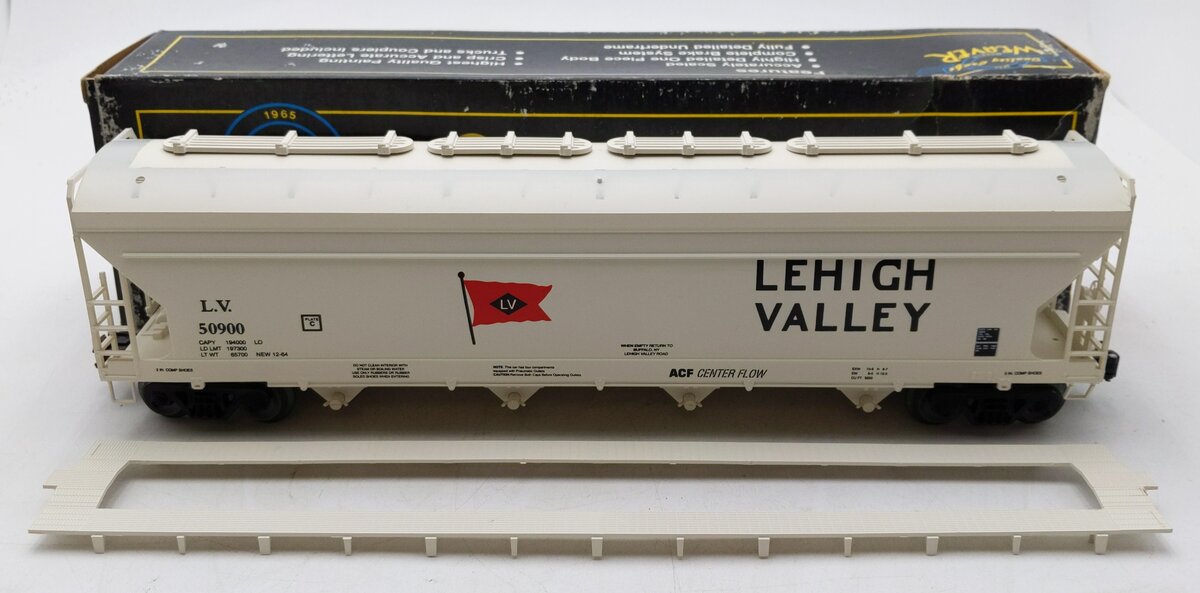 Weaver 50900 O Gauge Lehigh Valley 4-Bay Centerflow Hopper - 3 Rail EX/Box
