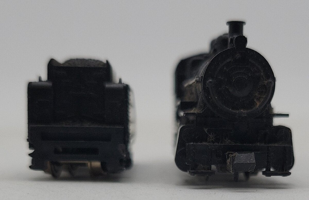 Minitrix 2916 N Scale AT&SF Steam Locomotive & Tender EX