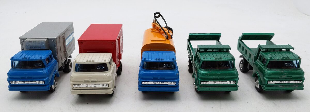 Shinsei Assorted O Gauge  Die-cast Work Trucks [5] LN
