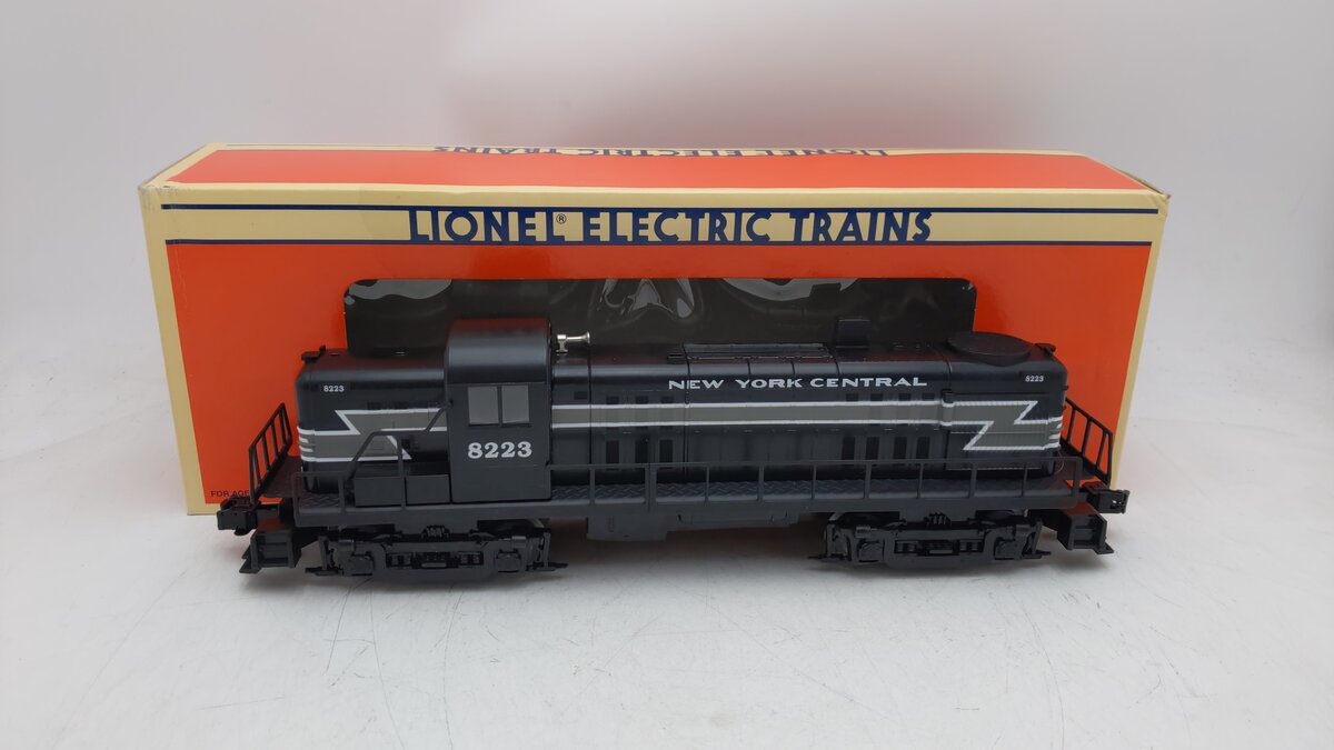 Lionel 6-18835 O New York Central Alco RS-3 Diesel Locomotive #8223 EX/Box