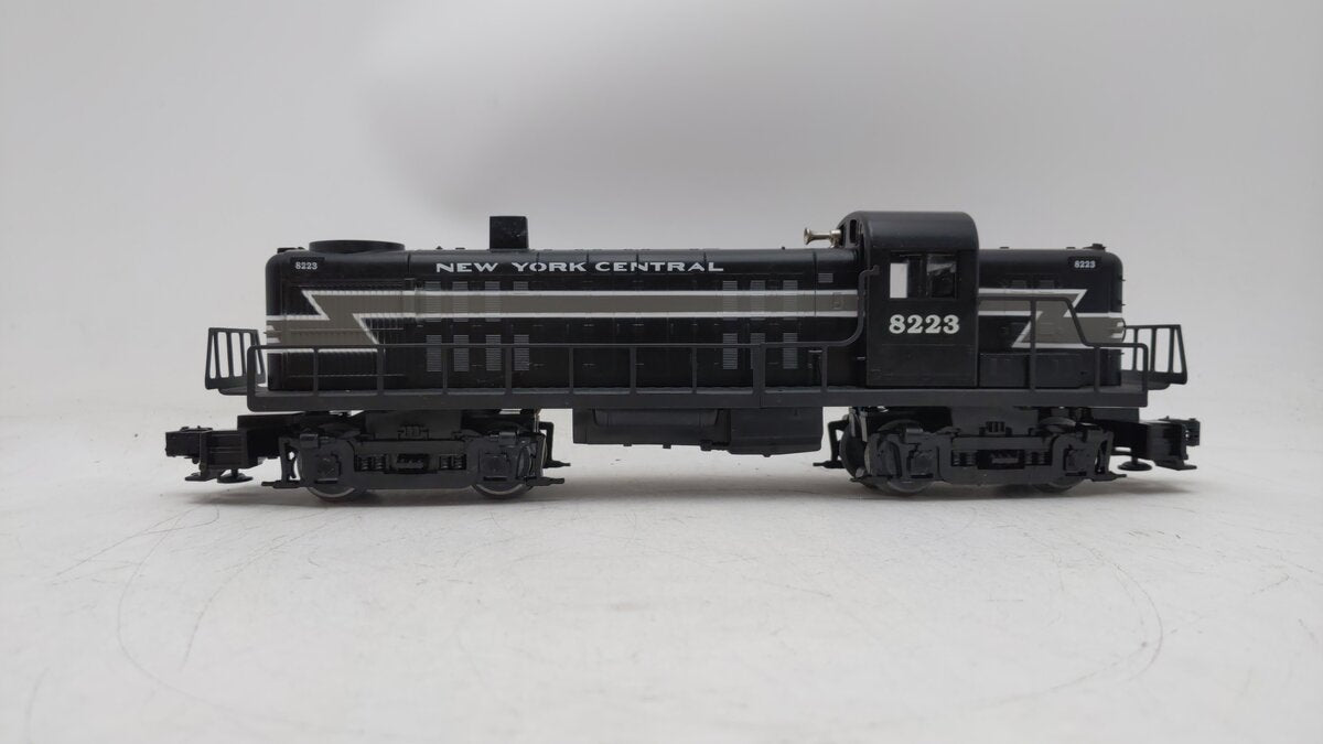 Lionel 6-18835 O New York Central Alco RS-3 Diesel Locomotive #8223 EX/Box