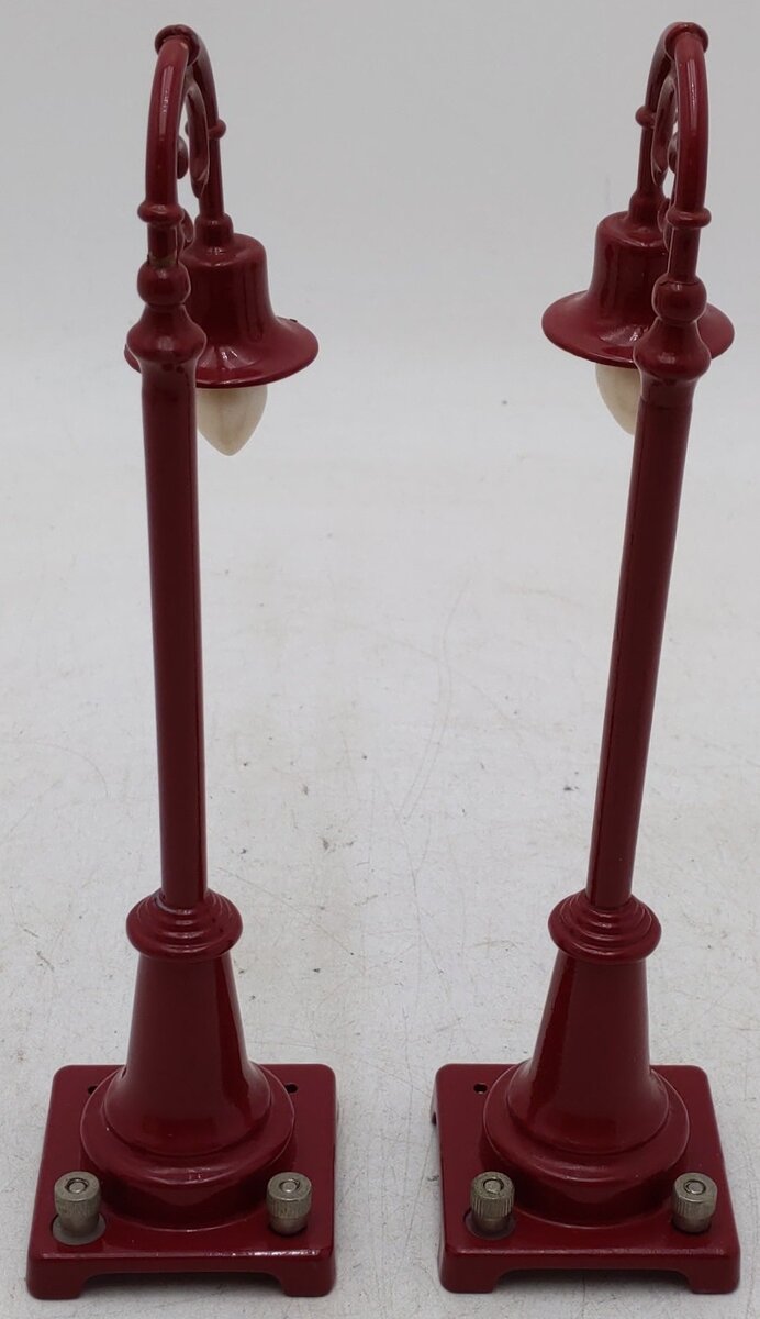 MTH 10-1030 O Gauge Die-Cast Street Lamp Set of 2 EX/Box