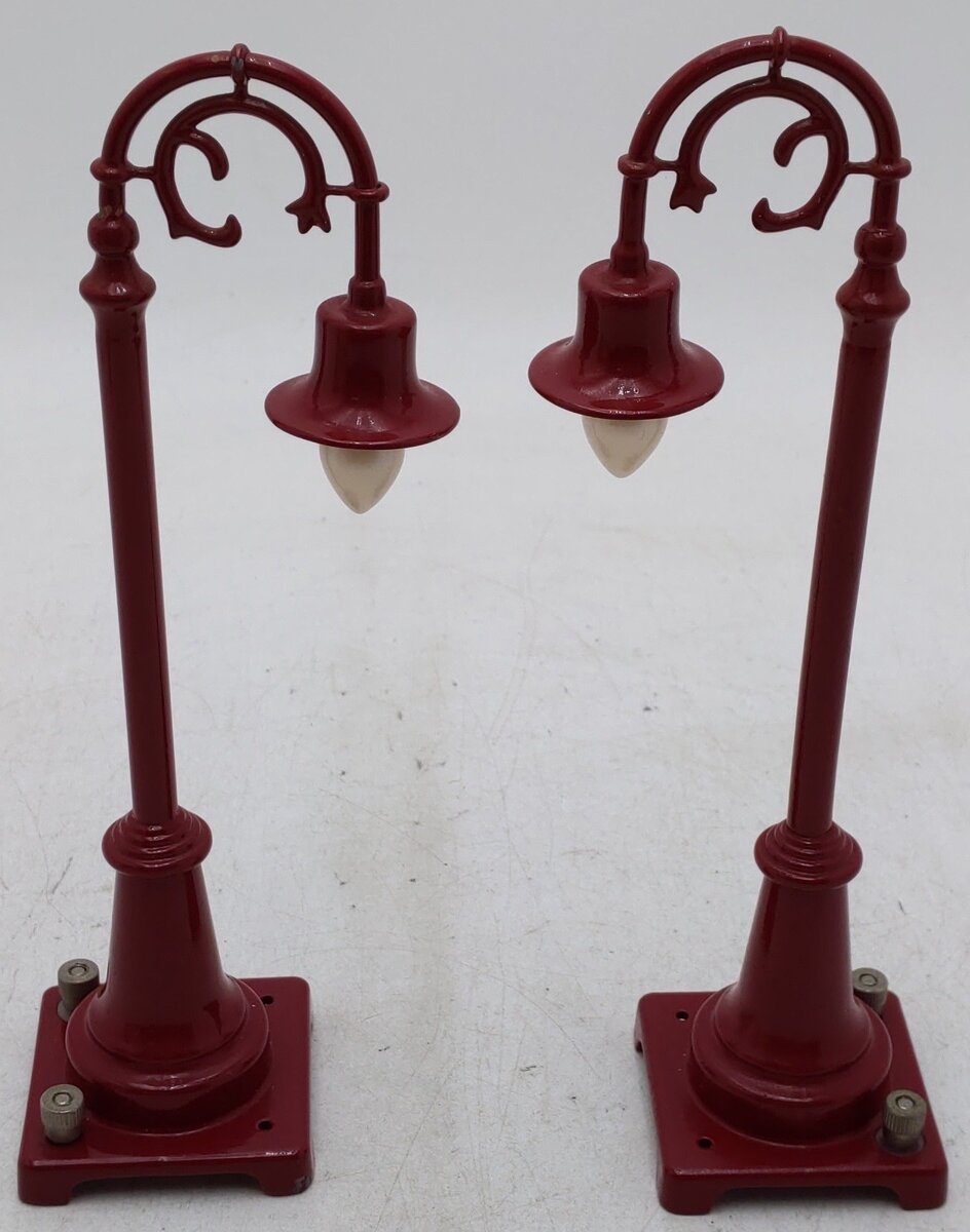 MTH 10-1030 O Gauge Die-Cast Street Lamp Set of 2 EX/Box