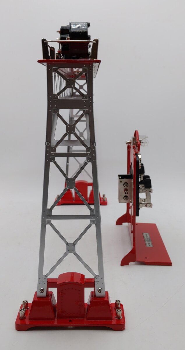 MTH 10-4038 Red, Silver, & Nickel Trim Signal Bridge & Control Panel LN/Box