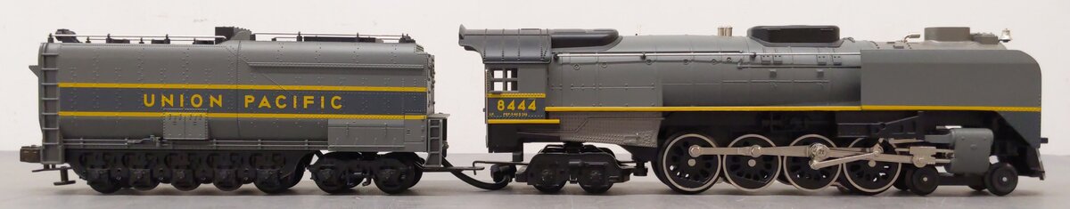 MTH 30-1151-0 4-8-4 UP Northern Steam Locomotive & Tender #8444 EX/Box