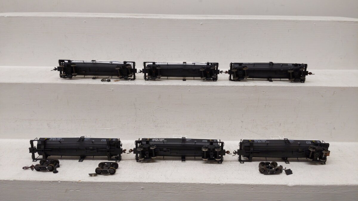 Atlas Assorted HO Scale J.M Huber & Engelhard Tank Cars [6] VG/Box