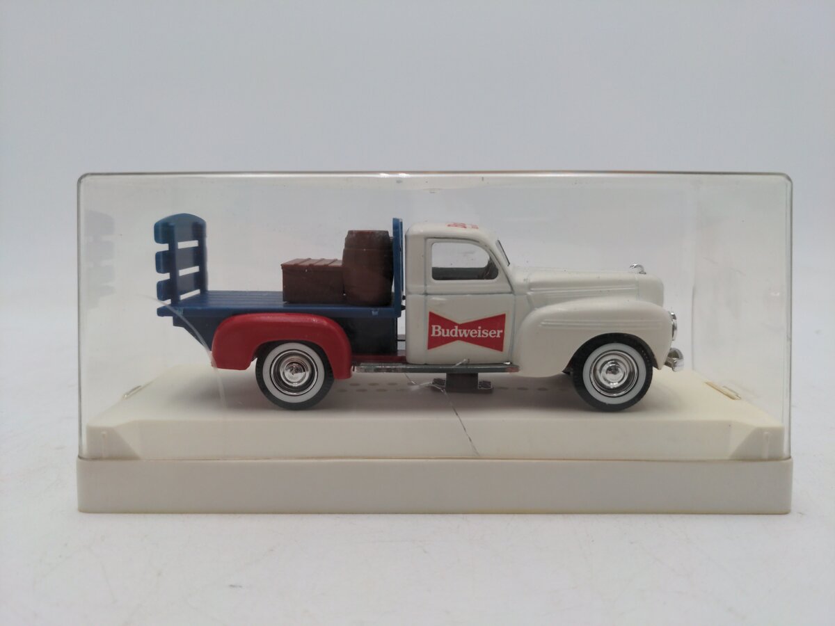 Solido 1:43 Scale Diecast Budweiser Truck w/Load EX