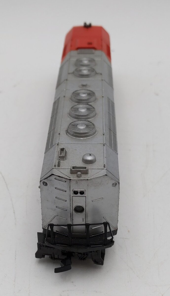 Lima 8071 HO Santa Fe FP45 Diesel Locomotive #106 EX