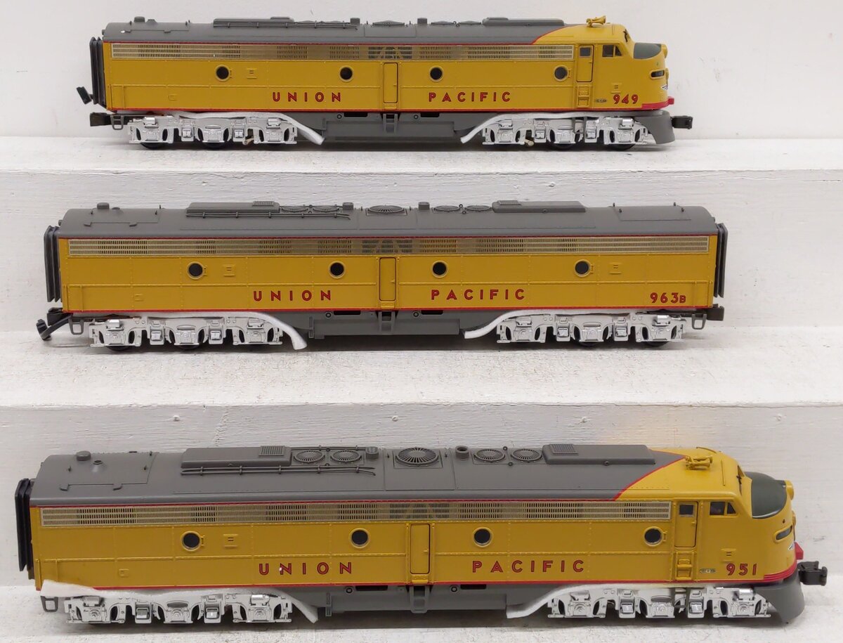 MTH 20-2208-1 O Union Pacific E-8 ABA Diesel Engine Set #951/963B/949 w/PS1 LN/Box