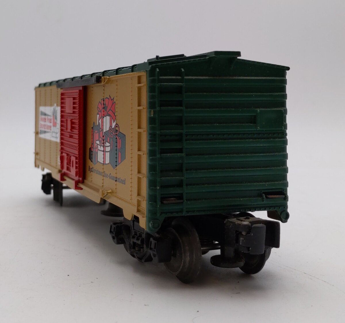Lionel 6-26741 O Gauge Operating Santa Boxcar LN/Box