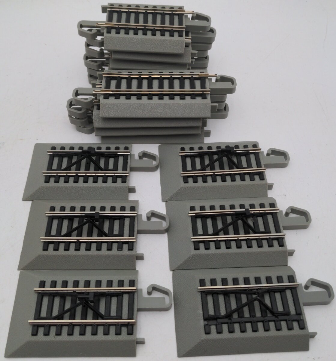 Bachmann HO Nickel Silver Rail Assorted Straight E-Z Track Sections [16] EX