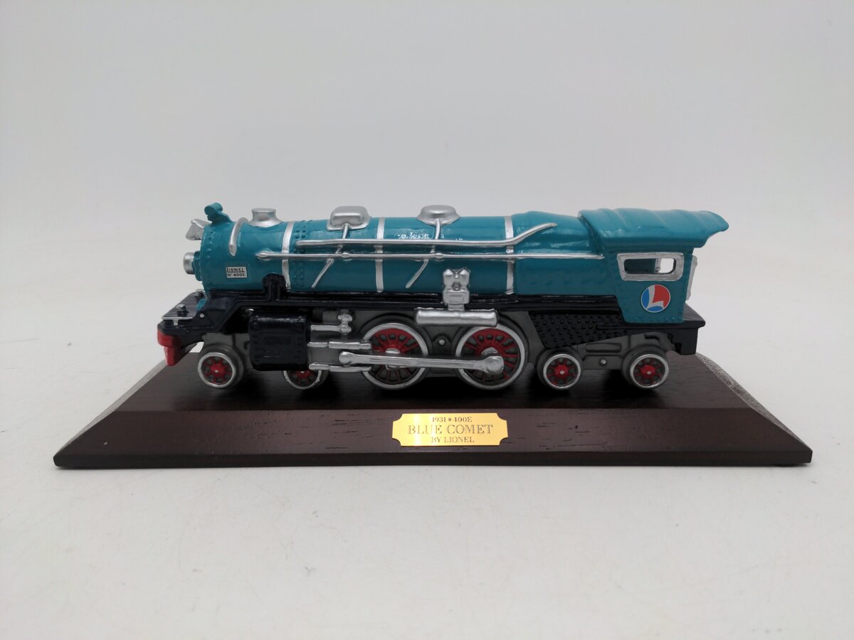 Avon/Lionel Blue Comet Locomotive w/ Display Base EX/Box
