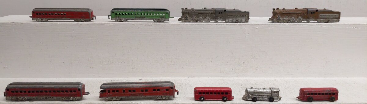 Tootsietoy Vintage HO Scale Die-Cast Locomotives & Passenger Cars [9] VG