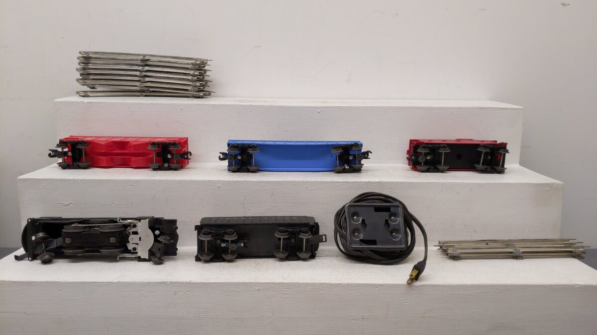 Lionel 1609 Vintage O 246 Steam Freight Set w/1130T, 6162-25, 6057 & 1016 EX/Box