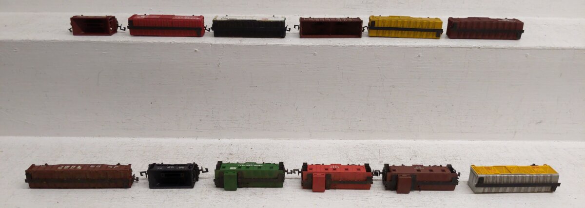 Atlas,Trix,Bachmann & Others N Scale Assorted Freight Cars [12] EX