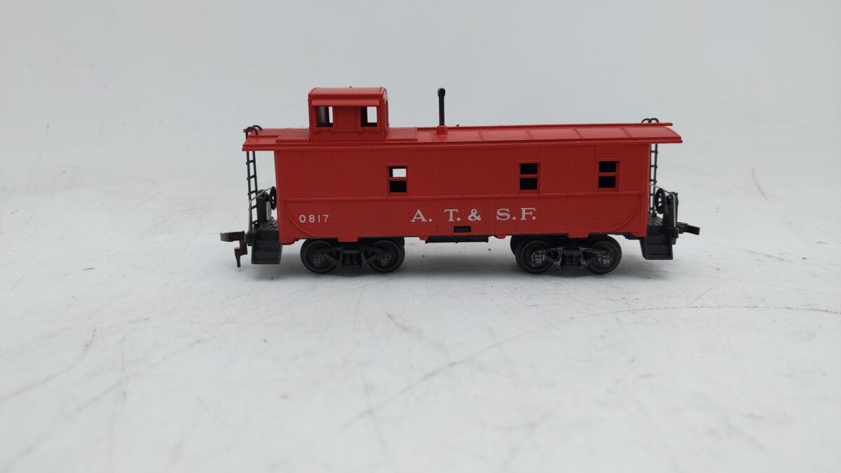 Lionel 0817-150 HO Scale Atchison Topeka Santa Fe (ATSF) Caboose #0817 EX/Box