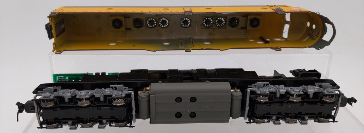 Proto 2000 30818 HO The Milwaukee Road E8/9 Diesel Locomotive #30A LN/Box