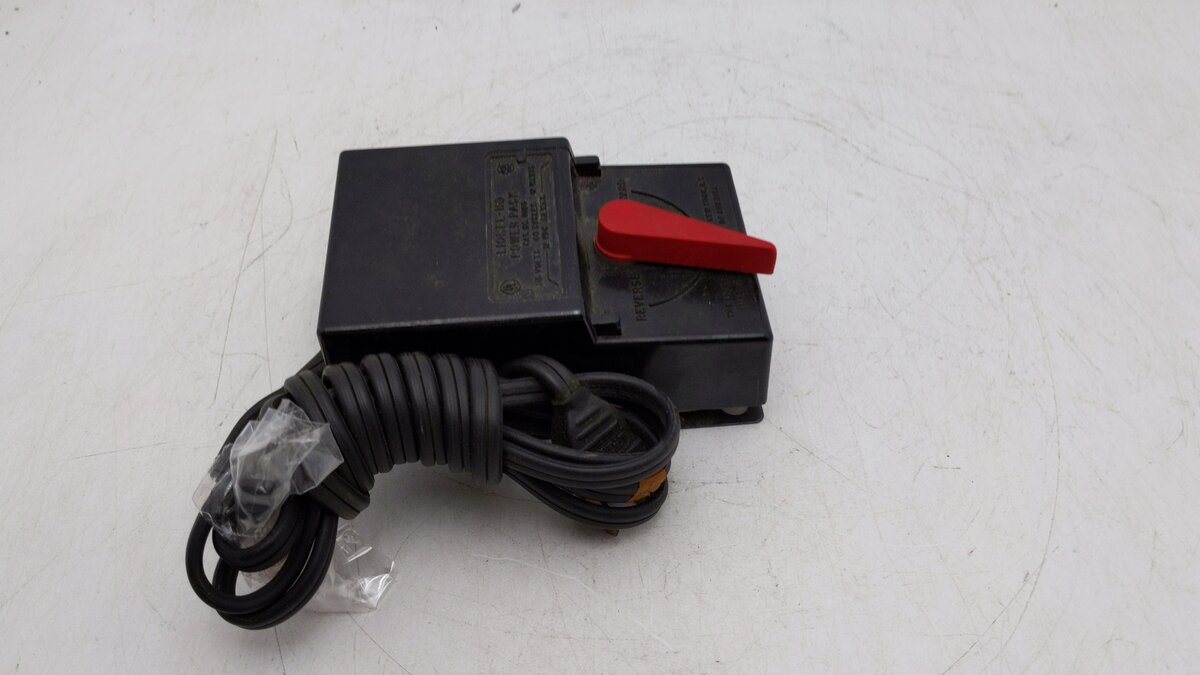 Lionel 0103 HO 12W Power Pack EX
