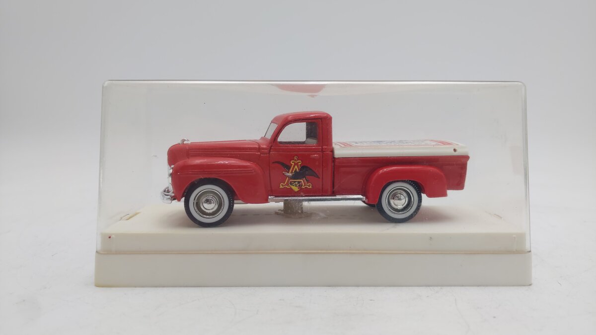 Solido 1:43 Scale Budweiser Truck EX