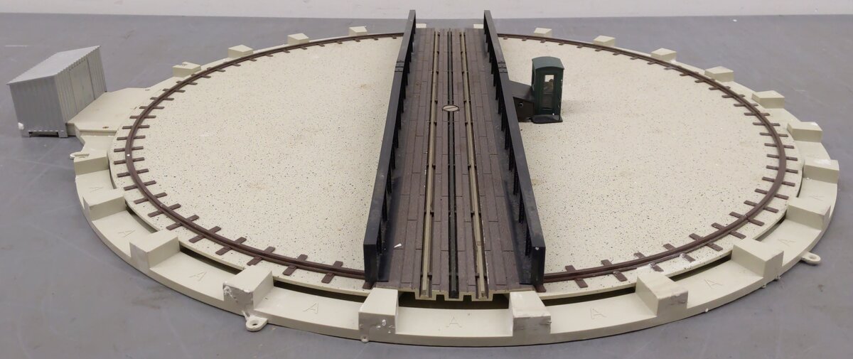 Atlas 6910 O Gauge Motorized 24 Inch Turntable EX/Box