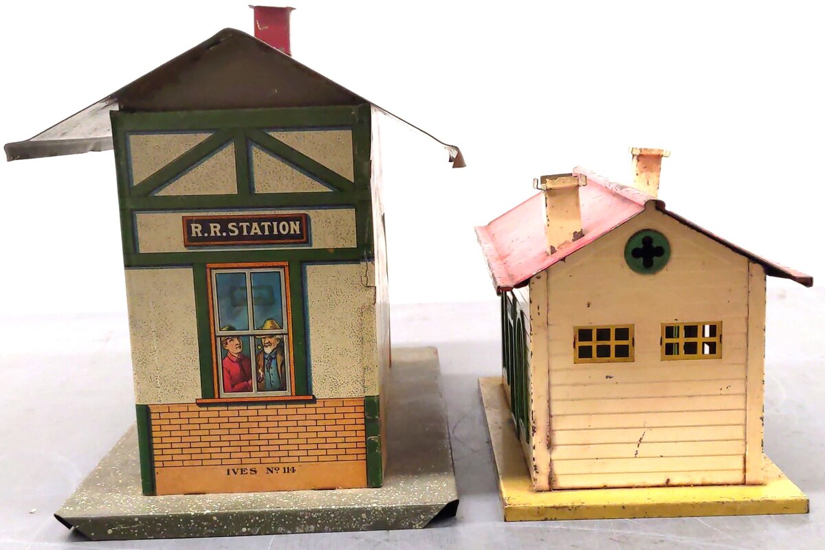 Lionel & Ives Vintage O Tinplate Stations: 114, 137 [2] VG