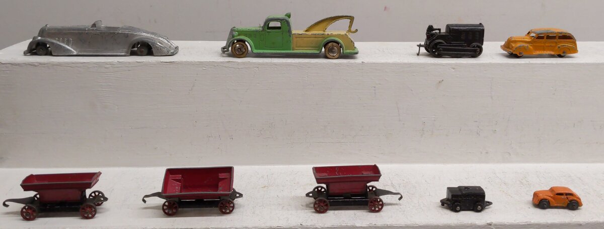 Tootsietoy Vintage Die-Cast Cars & Coal Bins [9] VG