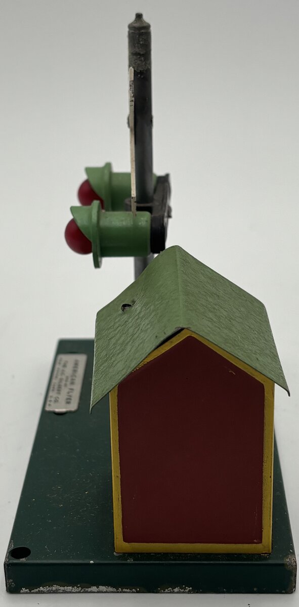 American Flyer 759 Vintage S Shed with Crossing Signal & Bell/Box