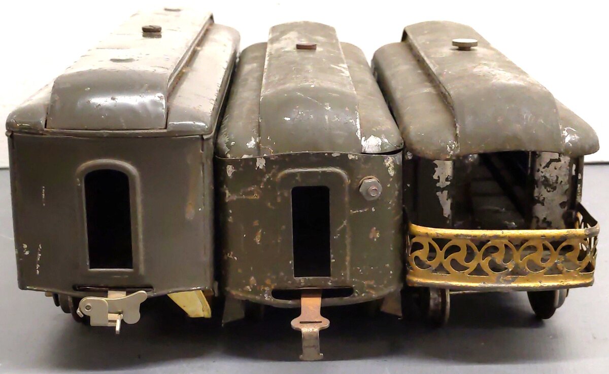 Lionel Vintage Standard Gauge Passenger Cars [3]