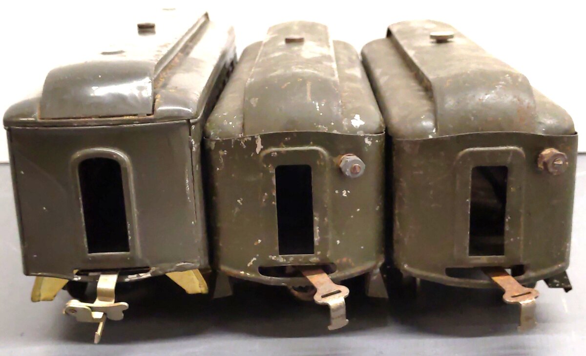 Lionel Vintage Standard Gauge Passenger Cars [3]