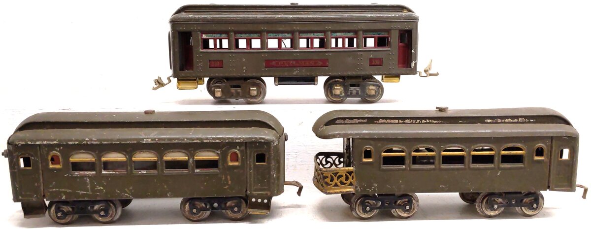 Lionel Vintage Standard Gauge Passenger Cars [3]