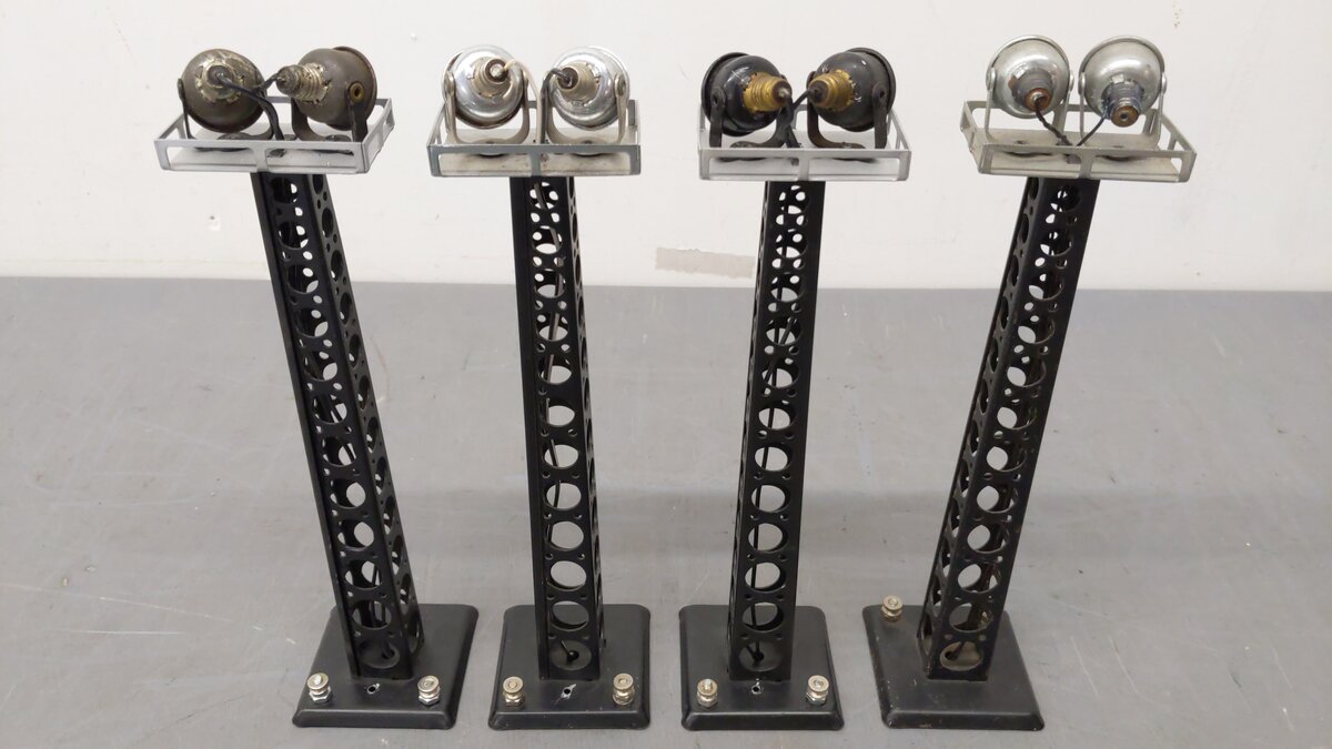 Marx 416 Vintage O Gauge Dual Light Metal Floodlight Towers [4] VG