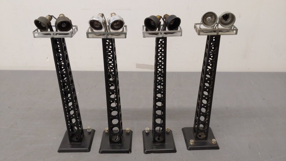 Marx 416 Vintage O Gauge Dual Light Metal Floodlight Towers [4] VG