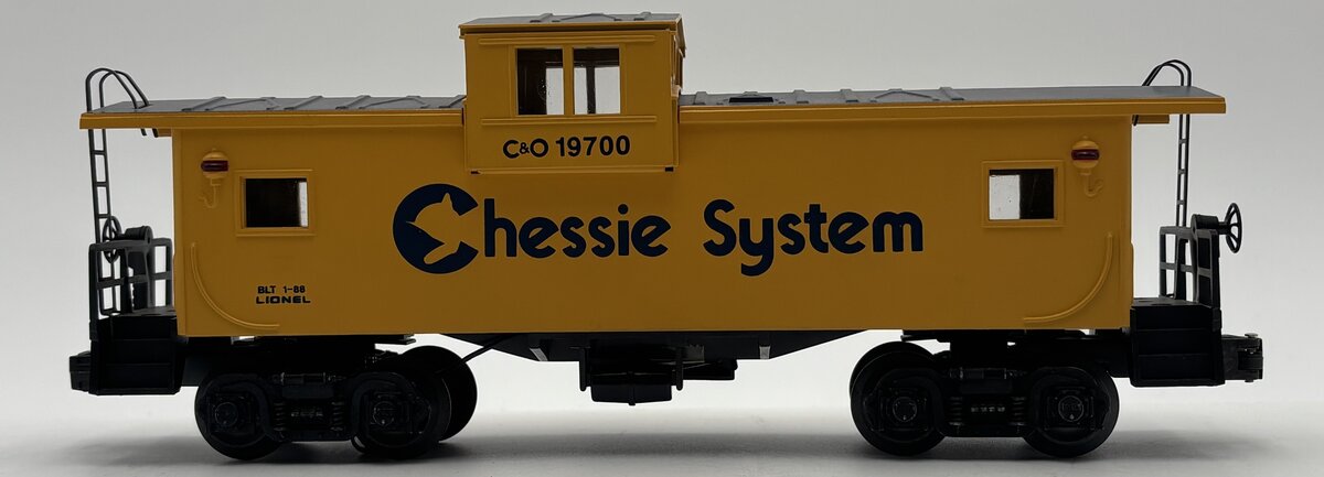 Lionel 6-19700 O Chessie System Extended Vision Illuminated Caboose #19700 EX/Box